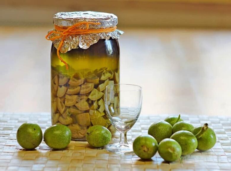 Crochung από νεαρά καρύδια κατά των παρασίτων